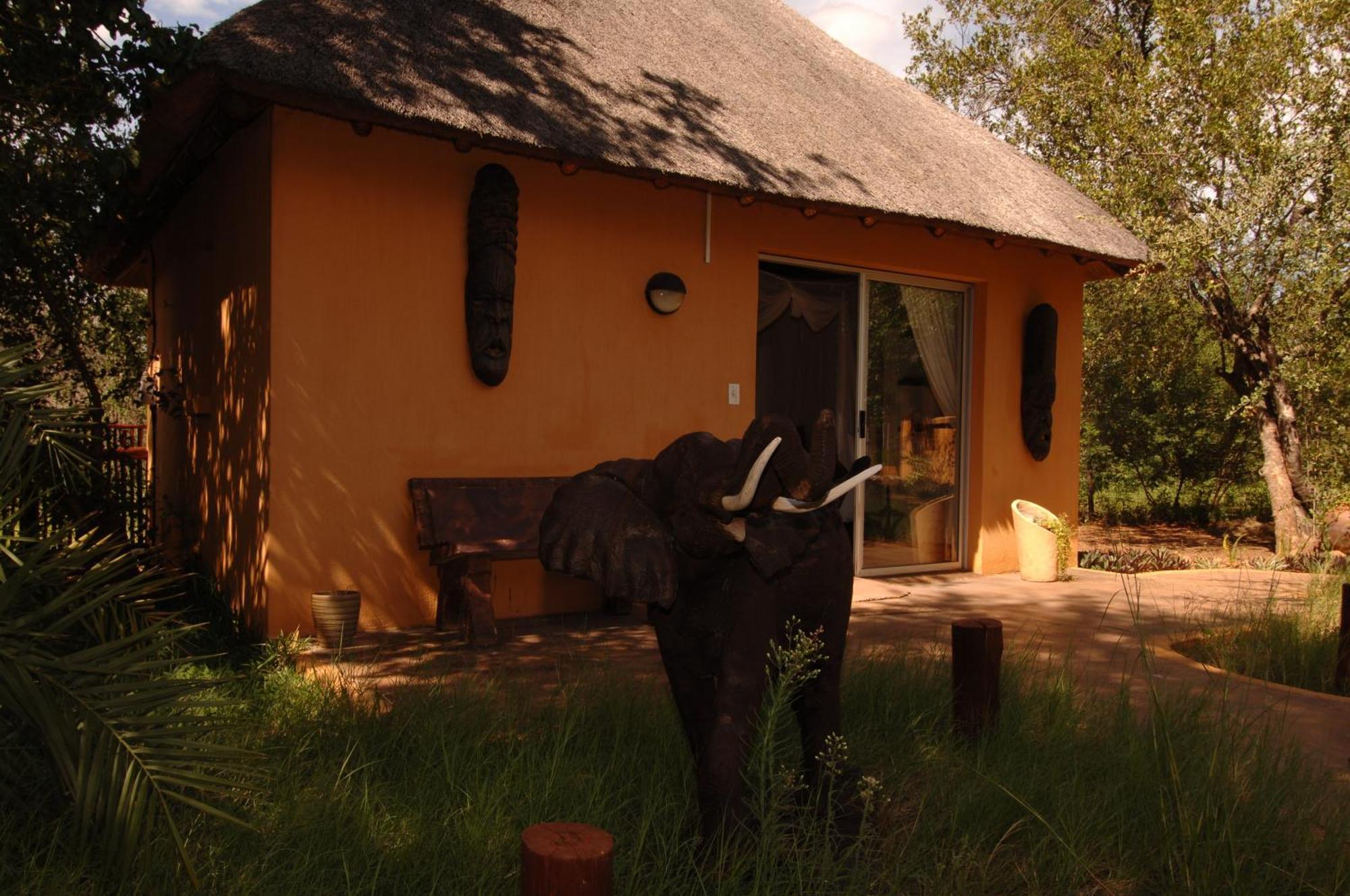 Normann Safari Bush Lodge Пхалаборва Номер фото