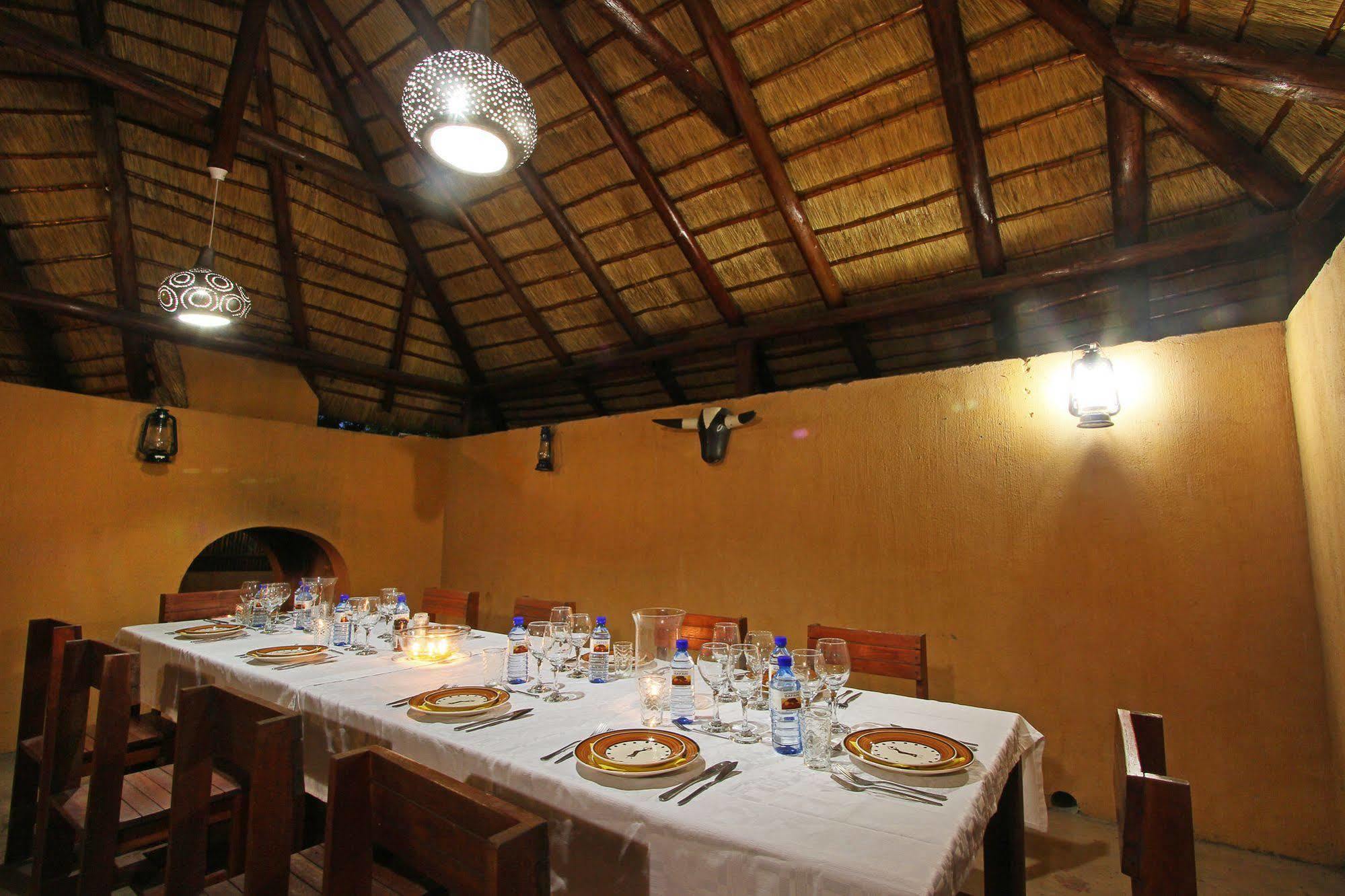 Normann Safari Bush Lodge Пхалаборва Экстерьер фото