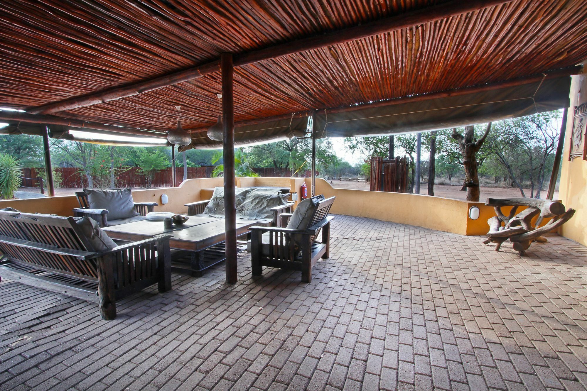 Normann Safari Bush Lodge Пхалаборва Экстерьер фото